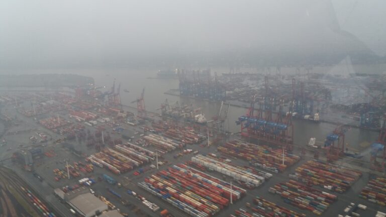 Flug nach Hamburg